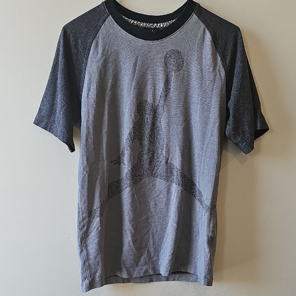 Jordan Small Gray and Black Short Sleeve Tee